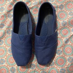 Blue Toms
